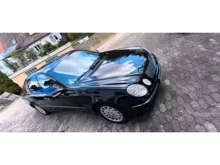 Mercedes-Benz Classe E E 200