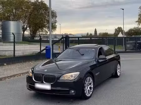 BMW Série 7 740d 3.0 306
