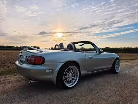 Mazda MX5 1.6 110