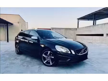 Volvo V60 D3 2.0 163 R Design
