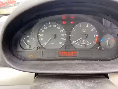 BMW Série 3 320i 2.2 170