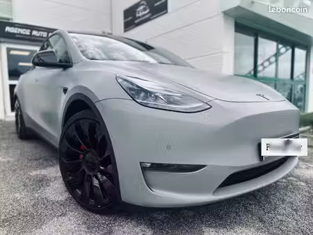 Tesla Model Y 275 4x4