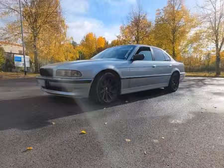 BMW Série 7 740i V8 4.0 286