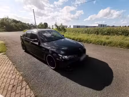 BMW Série 5 550i 4.8 367