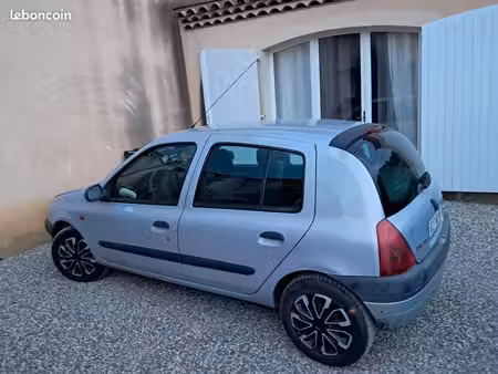 Renault Clio 1.9