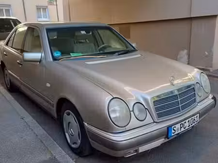 Mercedes-Benz Classe E E 200 2.0 136