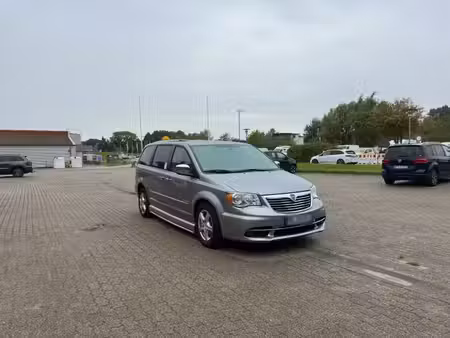 Lancia Voyager 2.8 177