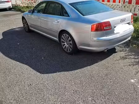 Audi A8 V8 4.2 quattro