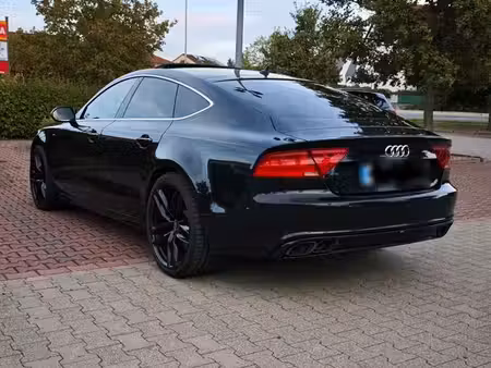 Audi A4 V6 3.0 S line