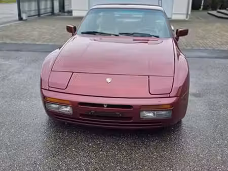 Porsche 944