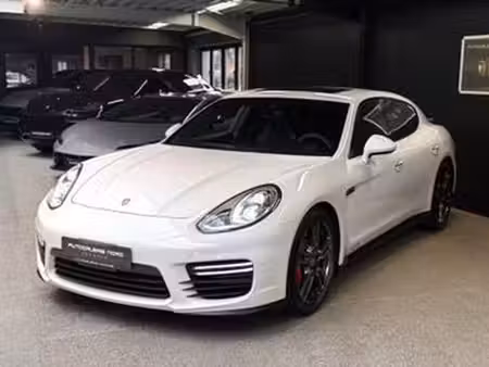 Porsche Panamera GTS V8 4.8 4x4