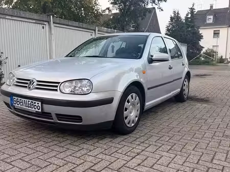 Volkswagen Golf 1.6 100