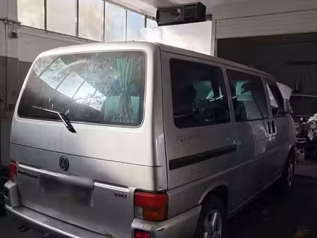 Volkswagen Transporter T4 2.5 TDI