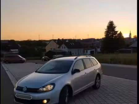 Volkswagen Golf 1.6 TDI 105