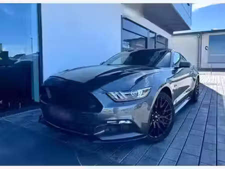 Ford Mustang Fastback V8 5.0