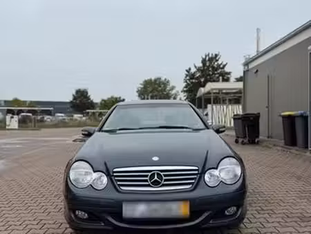 Mercedes-Benz Classe C C 180 143