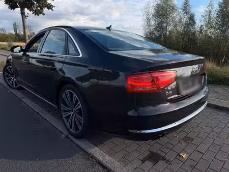 Audi A8 V8 4.2 S line quattro