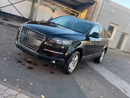 Audi Q7 V6 3.0 quattro