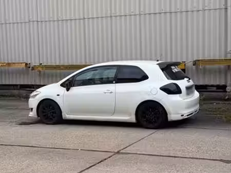 Toyota Auris 1.4 97