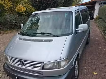 Volkswagen Transporter T5 2.5 TDI