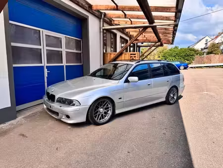 BMW Série 5 540i V8 4.4 286