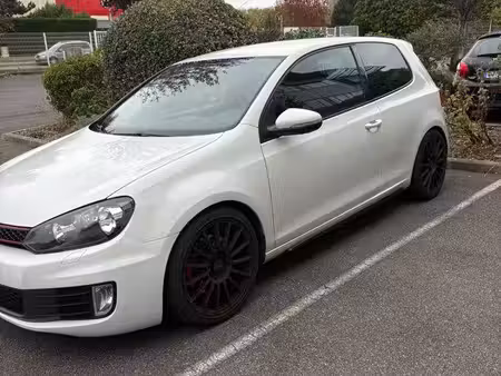 Volkswagen Golf GTI 2.0 TSI 210