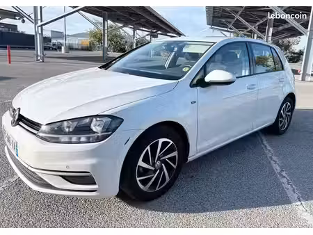 Volkswagen Golf 1.0 TSI 115