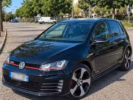 Volkswagen Golf GTI 2.0 TSI 220