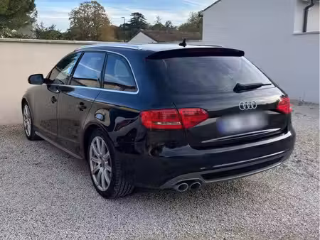 Audi A4 2.0 TDI 143 S line