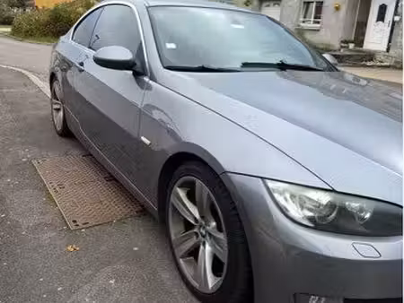 BMW Série 3 330d 3.0 231