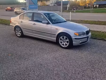 BMW Série 3 320i 2.2 170