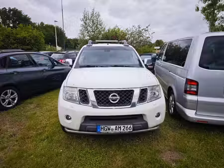 Nissan Navara 2.5 dCi 190 XE 4x4