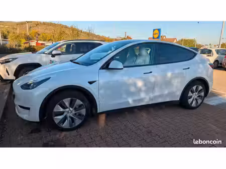 Tesla Model Y Standard 275