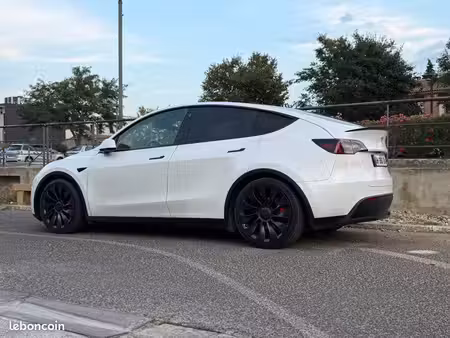 Tesla Model Y Performance 275 4x4