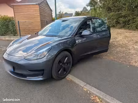 Tesla Model 3 275