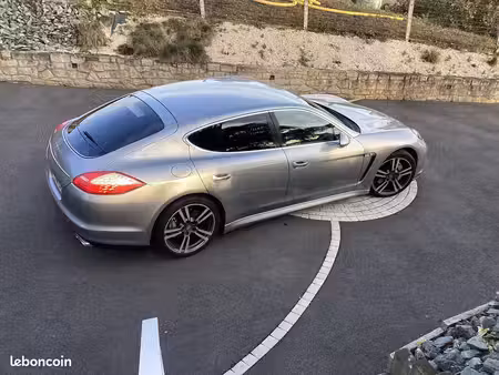 Porsche Panamera V8 4.8 400