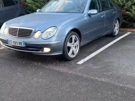 Mercedes-Benz Classe E E 220 2.1 150