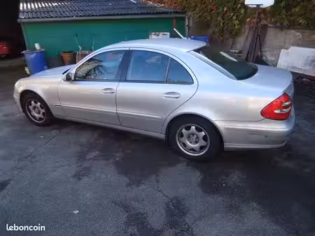 Mercedes-Benz Classe E E 200