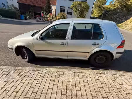Volkswagen Golf 1.4 75