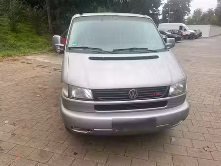 Volkswagen Transporter T4 2.5 TDI 102