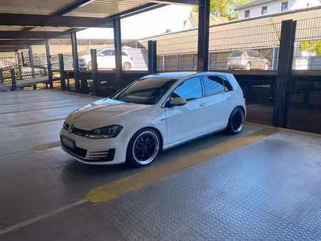 Volkswagen Golf GTI 2.0 TFSI 230 Performance