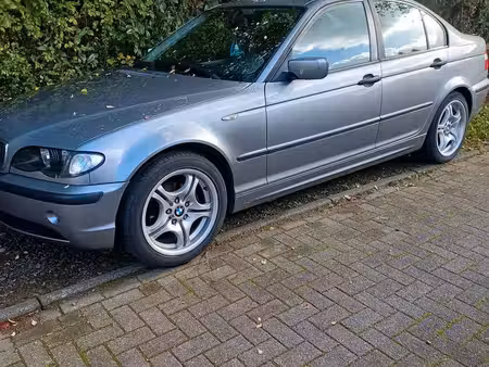 BMW Série 3 318i 2.0 143
