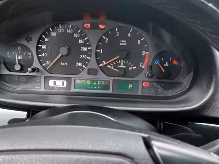 BMW Série 3 323i 2.5 170