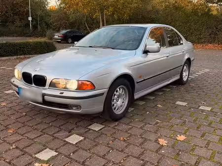 BMW Série 5 535i 3.5 235
