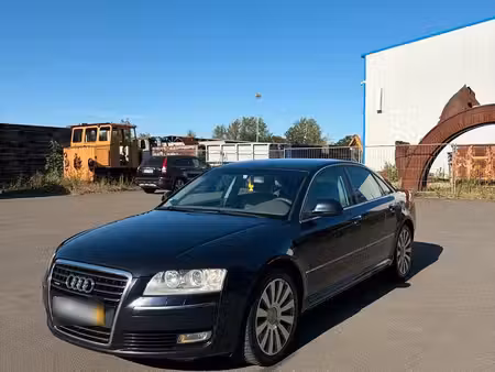 Audi A8 V8 4.2 TDI 326 quattro