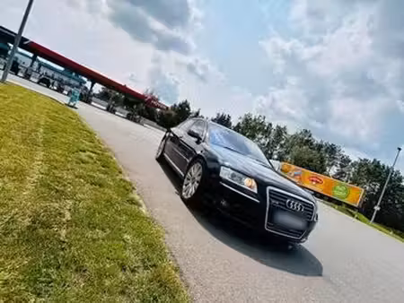 Audi A8 V6 3.2 FSI 260 quattro