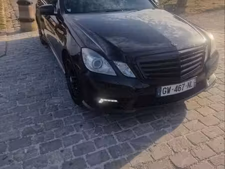 Mercedes-Benz Classe E E 200 2.1 136
