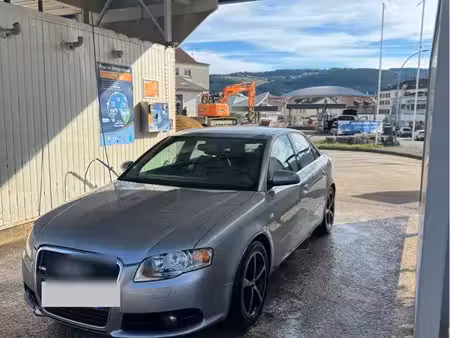 Audi A4 2.0 TDI 143 S line
