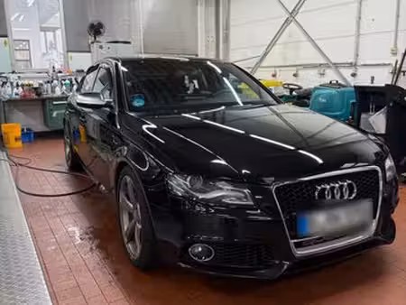 Audi A4 V6 3.2 FSI 265 S line