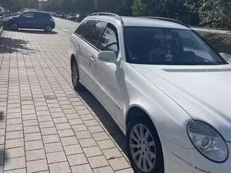 Mercedes-Benz Classe E E 200